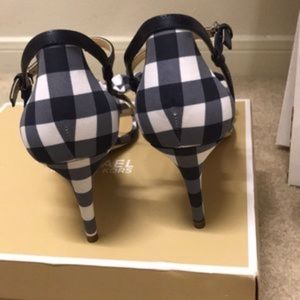 Michael Kors Shoes - Michael Kors Pippa Mid Sandal Michael Kors Shoes - Michael Kors Pippa Mid Sandal